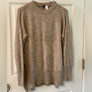 Divided Women’s Tan/Black Size Medium Long Sleeve Sweater
